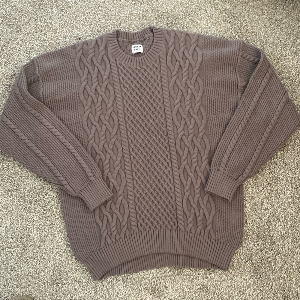 Aritzia Sunday Best sweater great condition